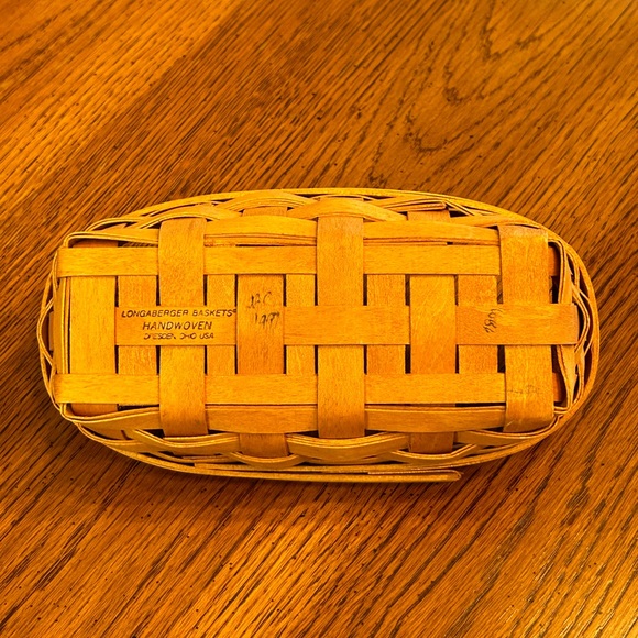 LONGABERGER 1997 LAVENDER BOOKING BASKET #10138 WITH PLASTIC INSERT - Picture 11 of 16